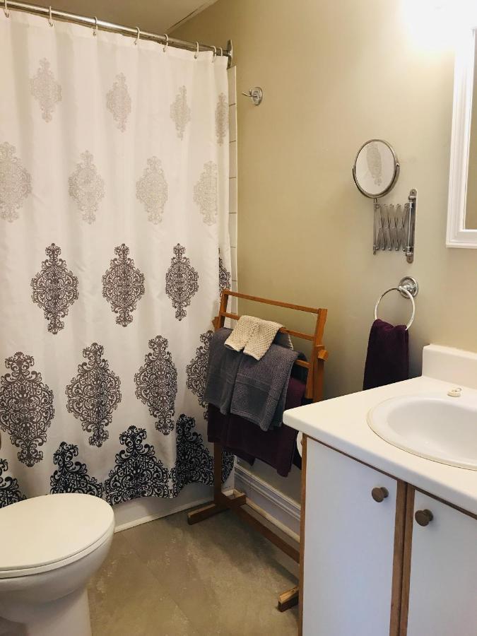 Auberge De Mon Petit Chum B&B Wakefield Εξωτερικό φωτογραφία