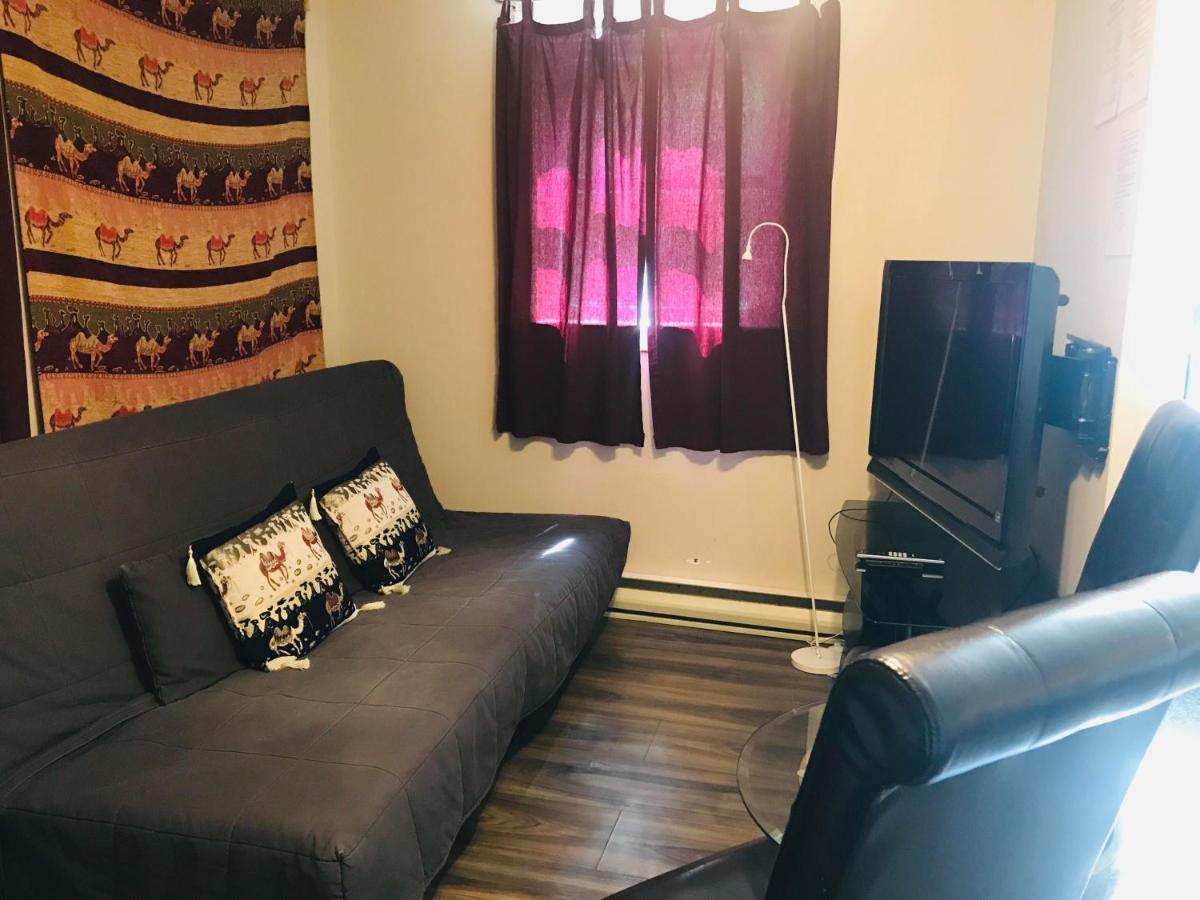 Auberge De Mon Petit Chum B&B Wakefield Εξωτερικό φωτογραφία