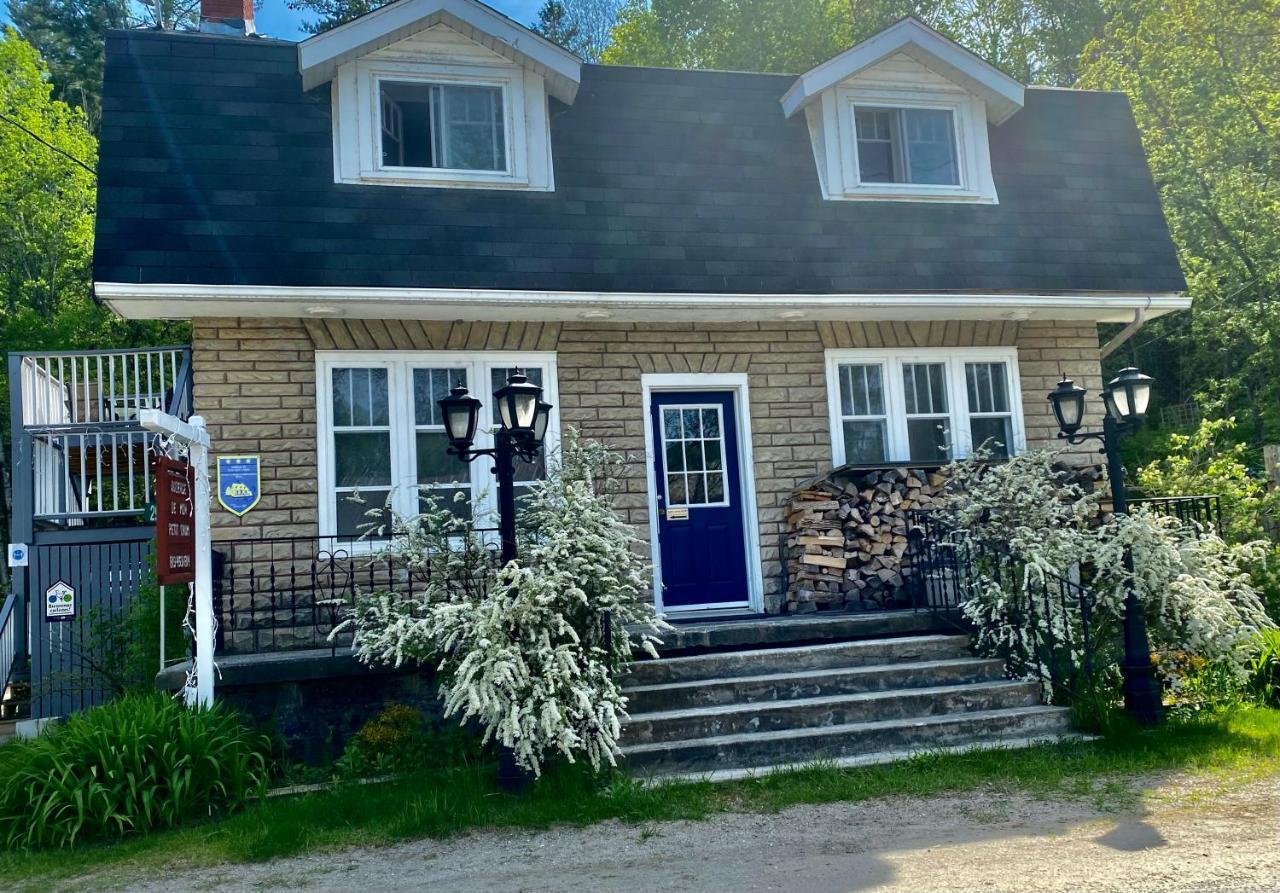 Auberge De Mon Petit Chum B&B Wakefield Εξωτερικό φωτογραφία